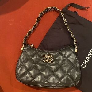 CHANEL Aged Calfskin Quilted Small Chanel 19 Hobo Black